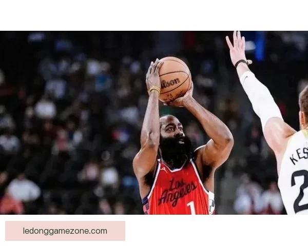 哈登高效掌控比赛20战15胜29分钟轻松砍下17分14助攻引热议